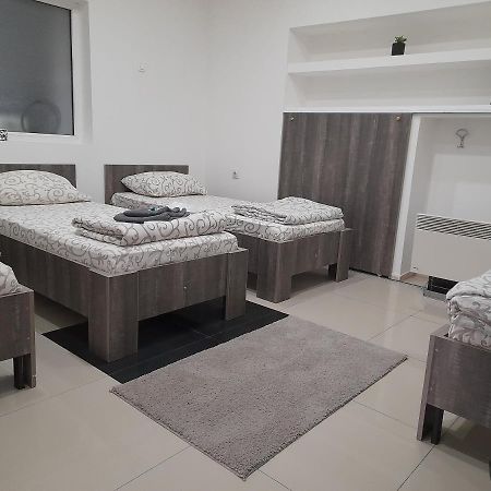 Apartman Mladenovic Lägenhet Zaječar Exteriör bild