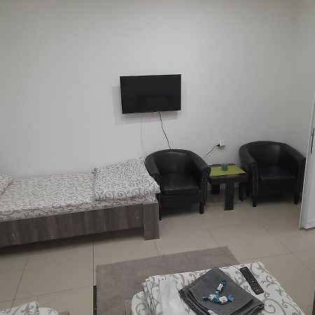 Apartman Mladenovic Lägenhet Zaječar Exteriör bild