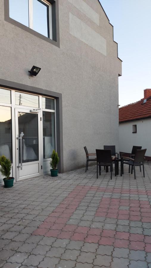 Apartman Mladenovic Lägenhet Zaječar Exteriör bild